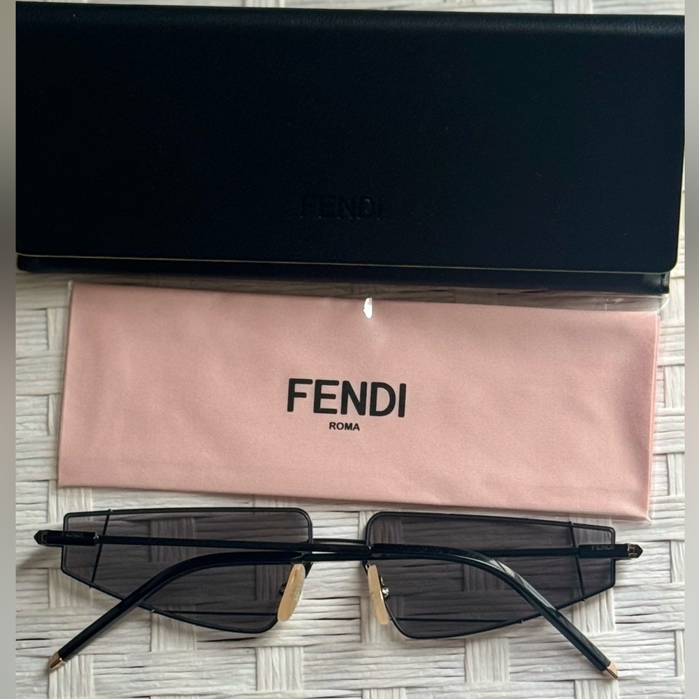 Fendi Black Sunglasses with Pink Pouch